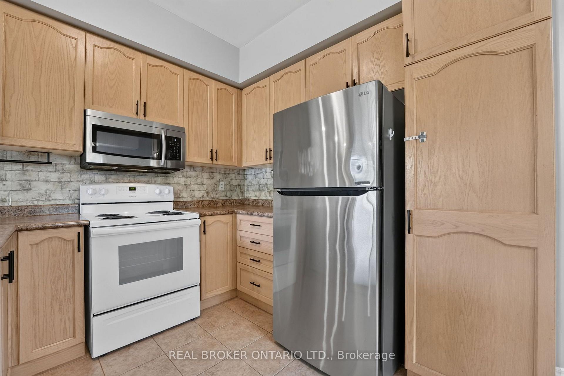 Photo 13 of 8 Chloe Street, St. Catharines, E. Chester — HOMEH