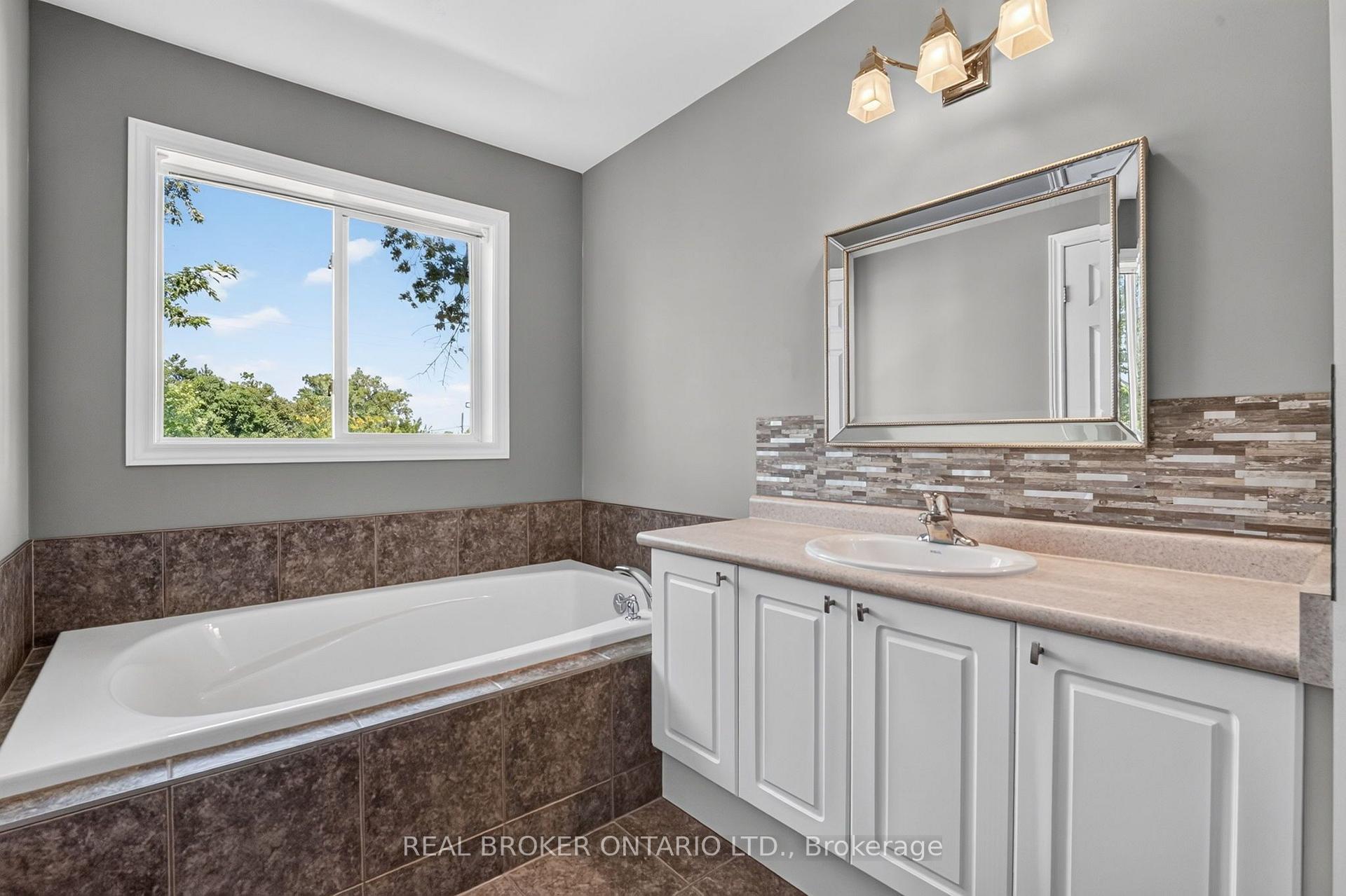 Photo 33 of 8 Chloe Street, St. Catharines, E. Chester — HOMEH