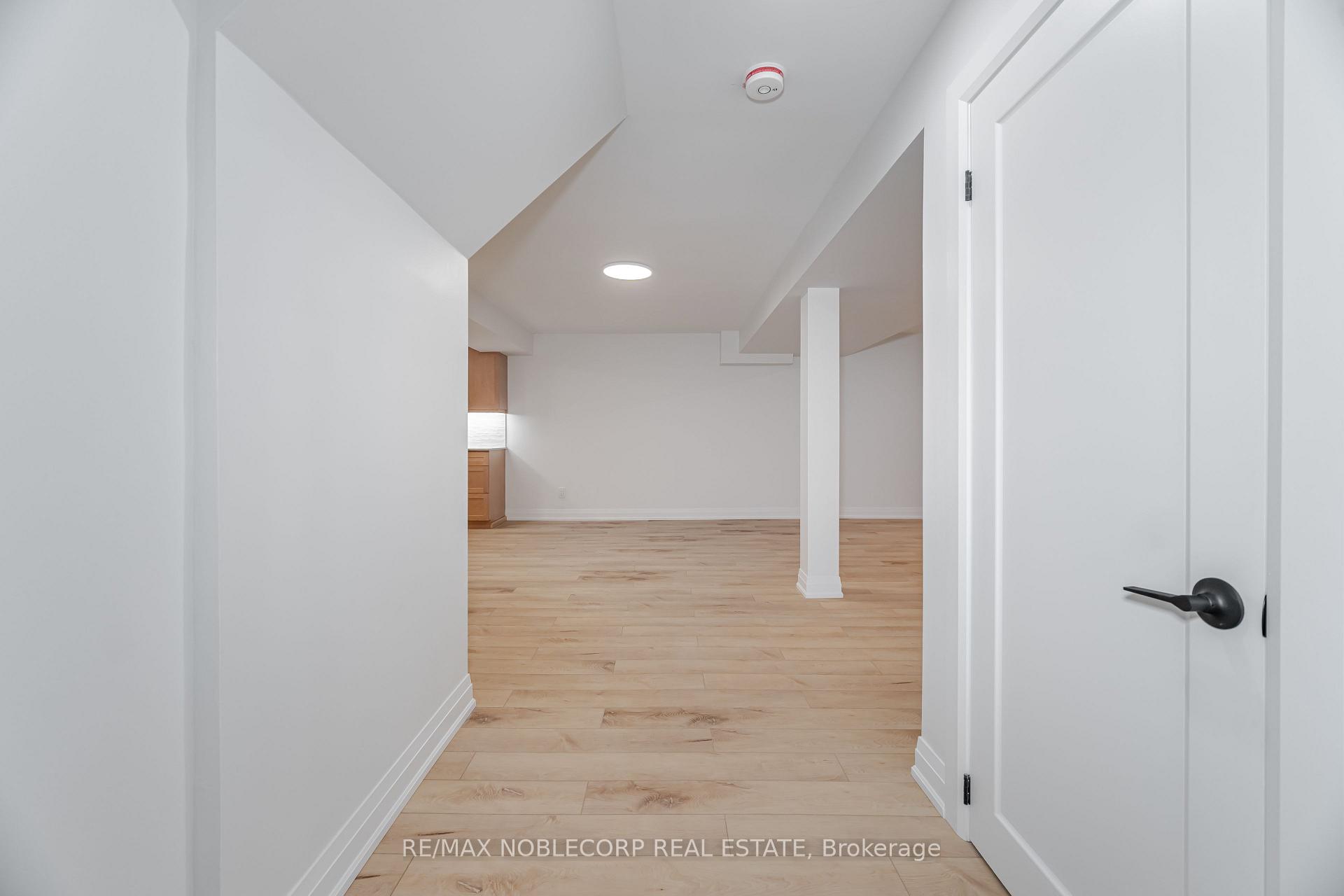 Photo 3 of Unit Lower, 131 Dunstan Crescent, Vaughan, West Woodbridge — HOMEH