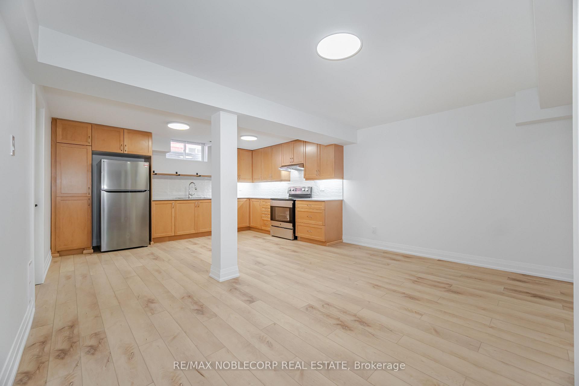 Photo 10 of Unit Lower, 131 Dunstan Crescent, Vaughan, West Woodbridge — HOMEH