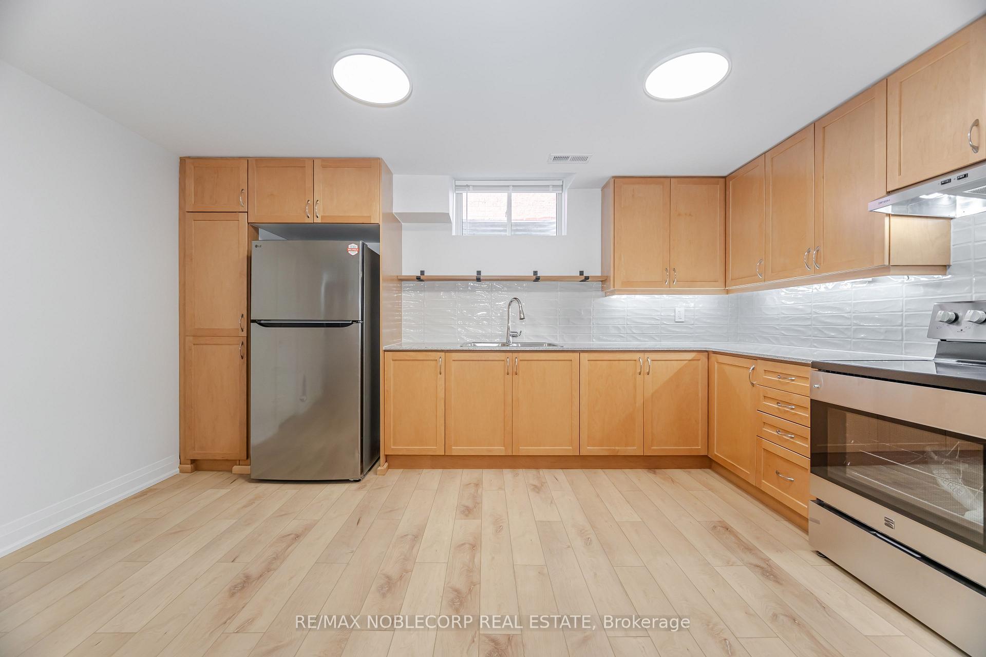 Photo 12 of Unit Lower, 131 Dunstan Crescent, Vaughan, West Woodbridge — HOMEH