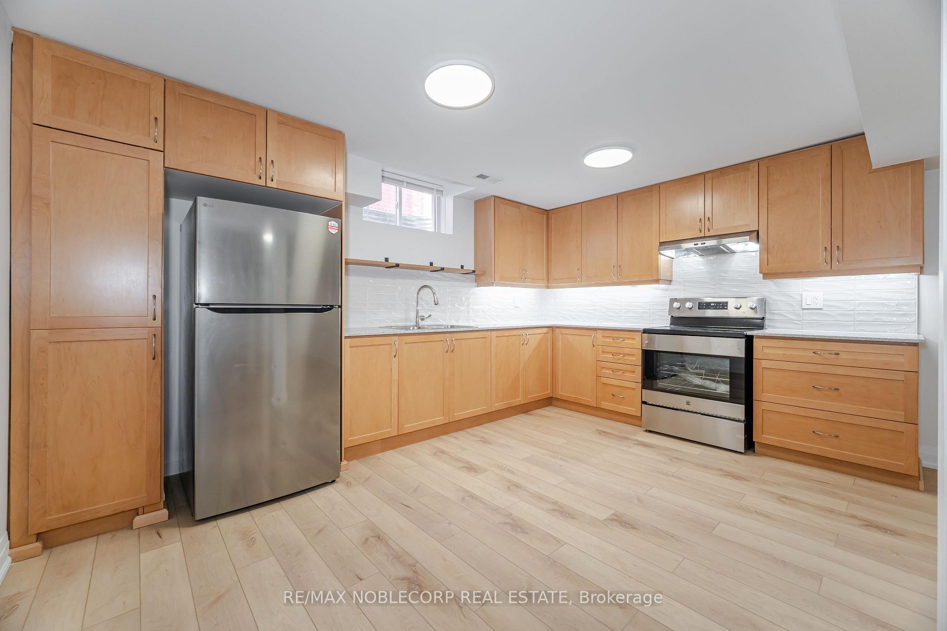 Photo 13 of Unit Lower, 131 Dunstan Crescent, Vaughan, West Woodbridge — HOMEH