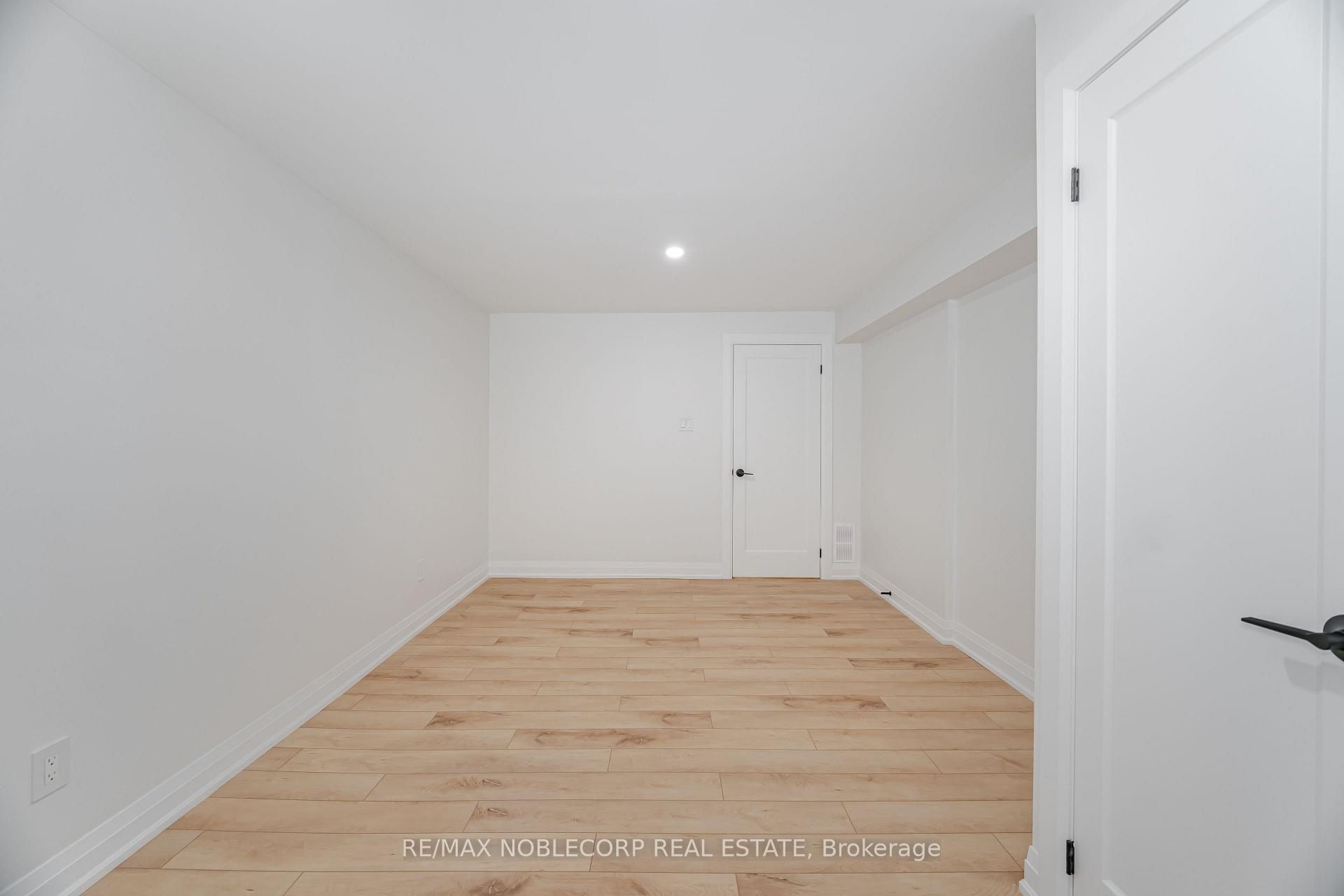 Photo 19 of Unit Lower, 131 Dunstan Crescent, Vaughan, West Woodbridge — HOMEH