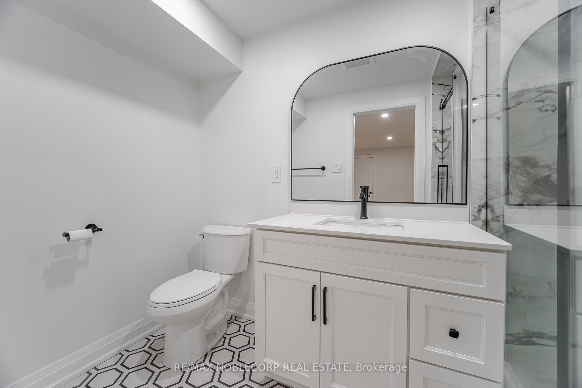 Photo 22 of Unit Lower, 131 Dunstan Crescent, Vaughan, West Woodbridge — HOMEH