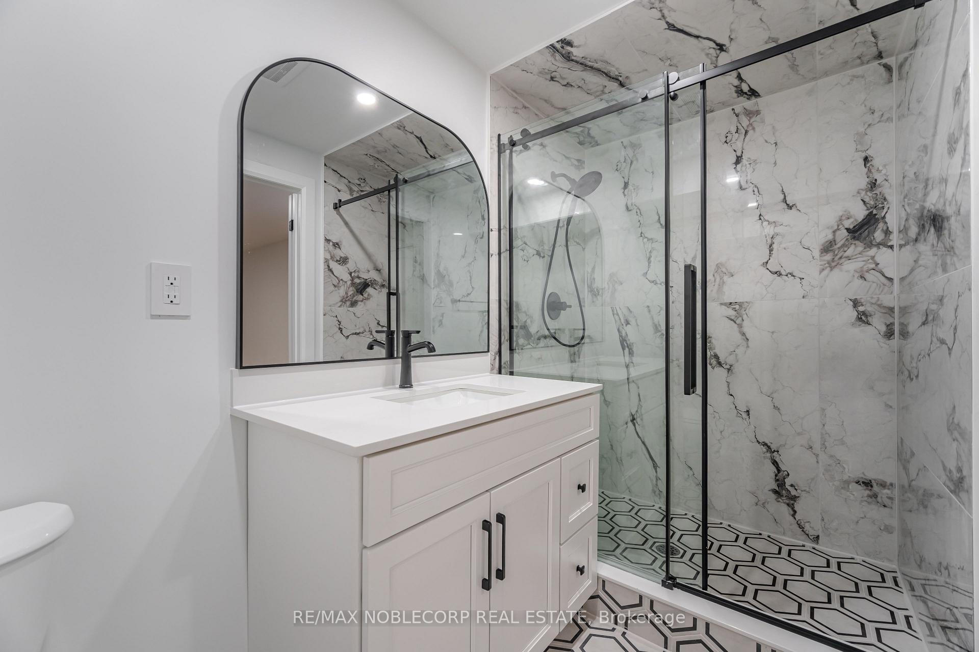 Photo 23 of Unit Lower, 131 Dunstan Crescent, Vaughan, West Woodbridge — HOMEH