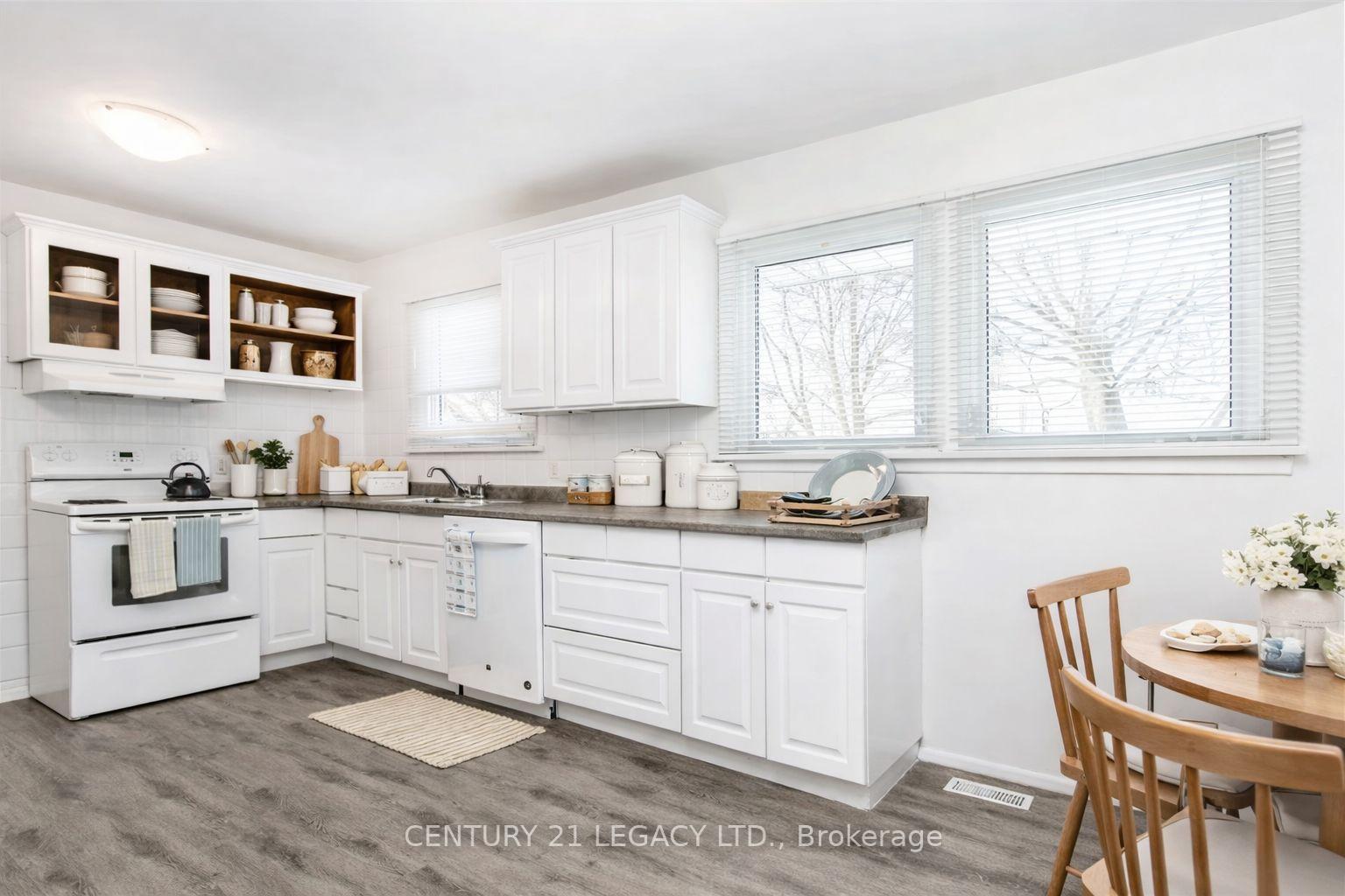 Photo 2 of 62 Woodelm Drive, St. Catharines, Carlton/Bunting — HOMEH