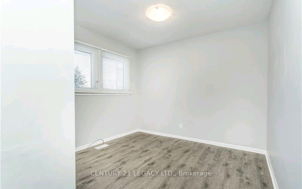 Photo 3 of 62 Woodelm Drive, St. Catharines, Carlton/Bunting — HOMEH
