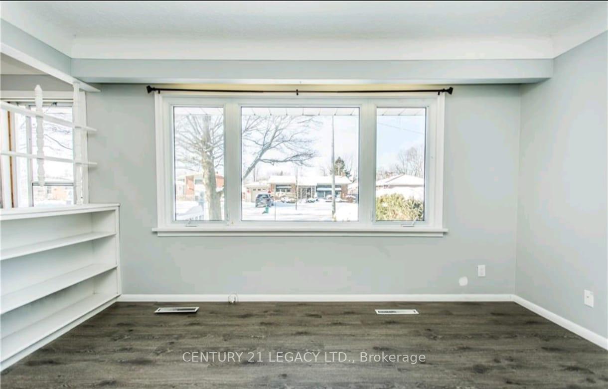 Photo 9 of 62 Woodelm Drive, St. Catharines, Carlton/Bunting — HOMEH