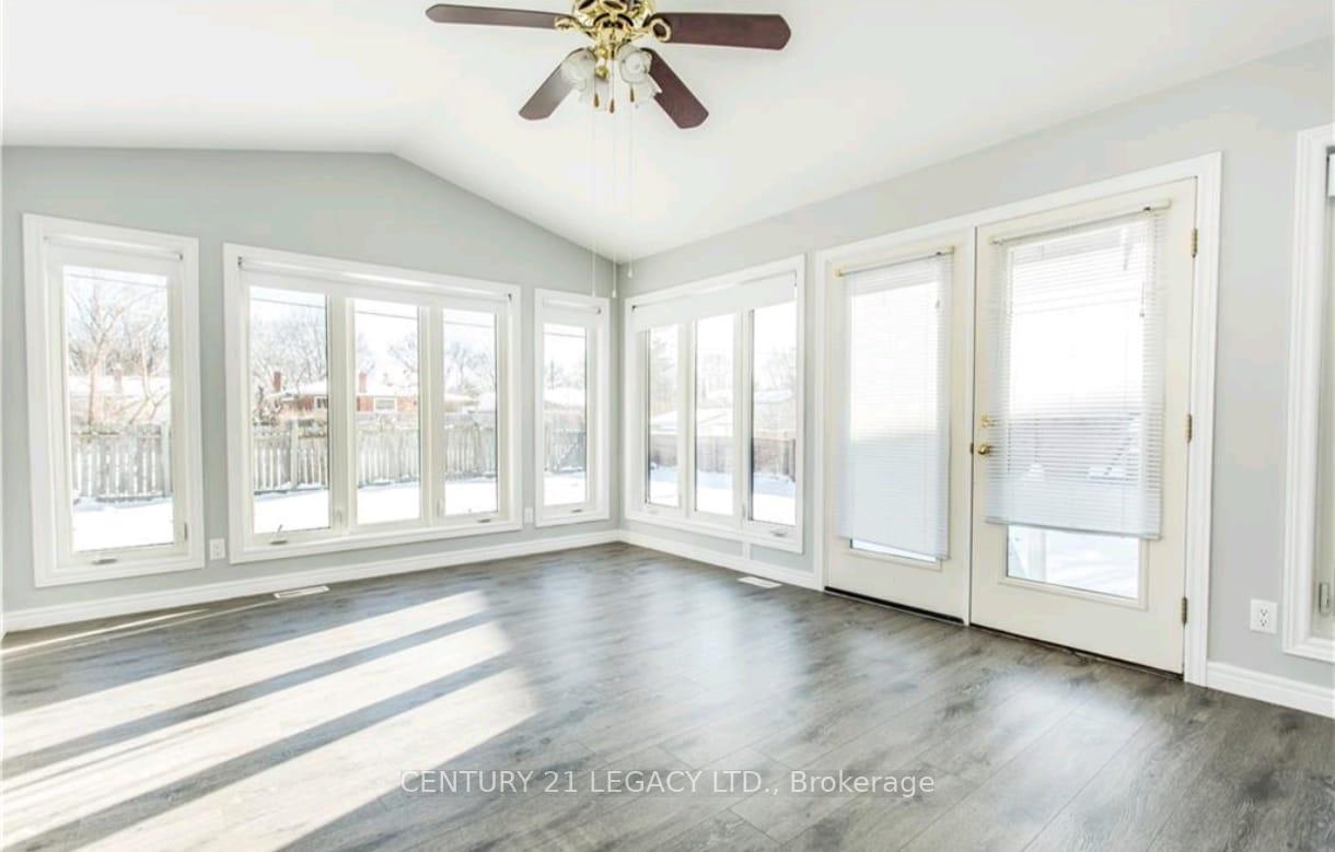 Photo 11 of 62 Woodelm Drive, St. Catharines, Carlton/Bunting — HOMEH