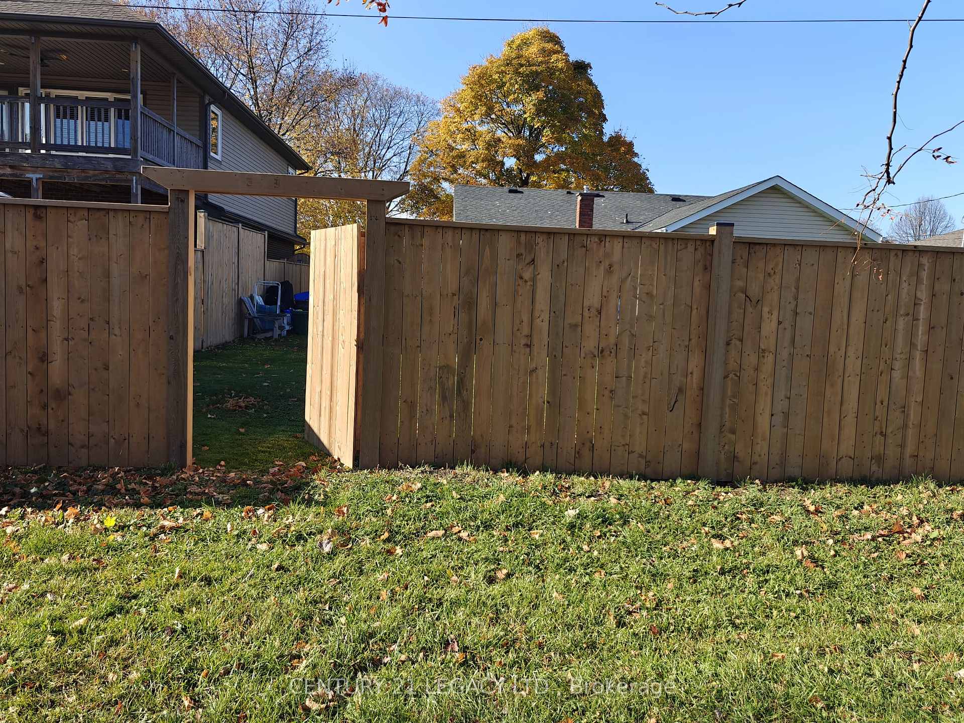 Photo 23 of 62 Woodelm Drive, St. Catharines, Carlton/Bunting — HOMEH