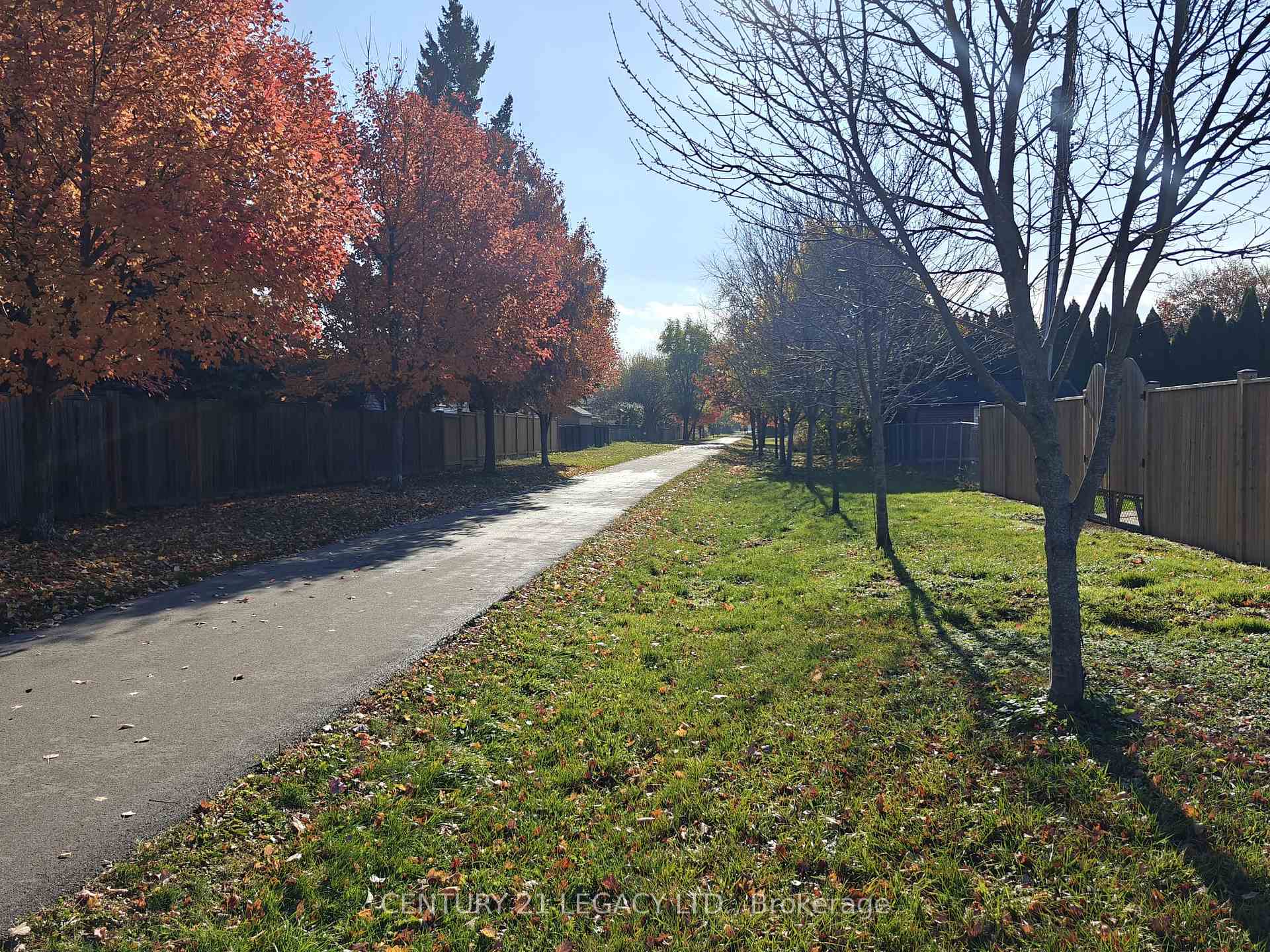 Photo 24 of 62 Woodelm Drive, St. Catharines, Carlton/Bunting — HOMEH