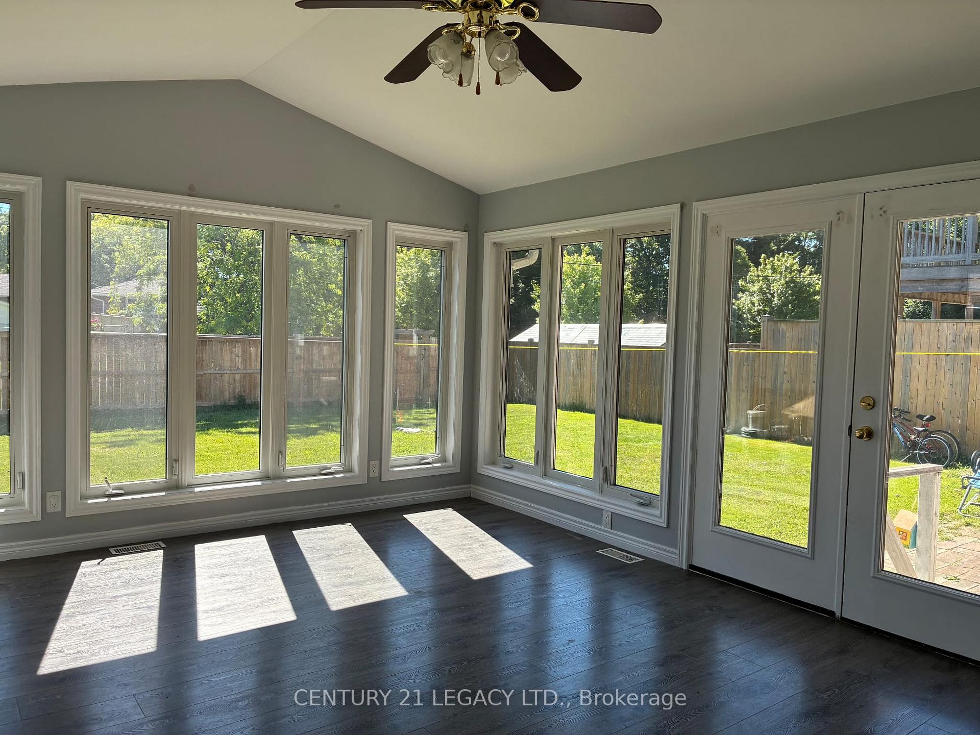 Photo 28 of 62 Woodelm Drive, St. Catharines, Carlton/Bunting — HOMEH