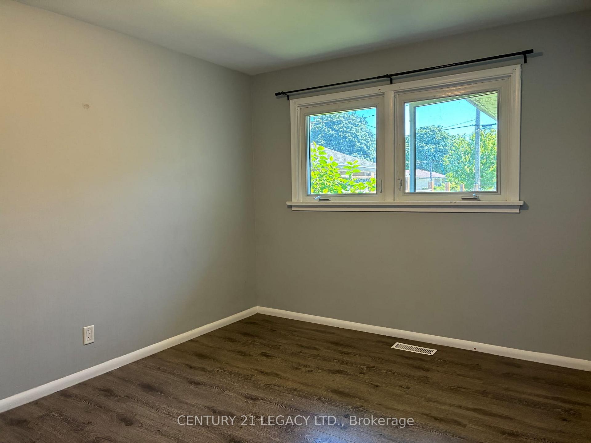 Photo 29 of 62 Woodelm Drive, St. Catharines, Carlton/Bunting — HOMEH