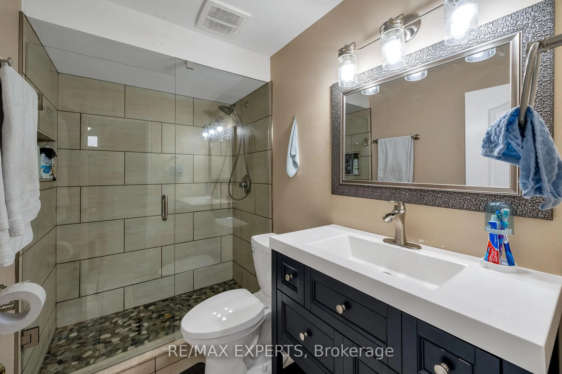Photo 7 of 31 Markwood Crescent, Whitby, Rolling Acres — HOMEH