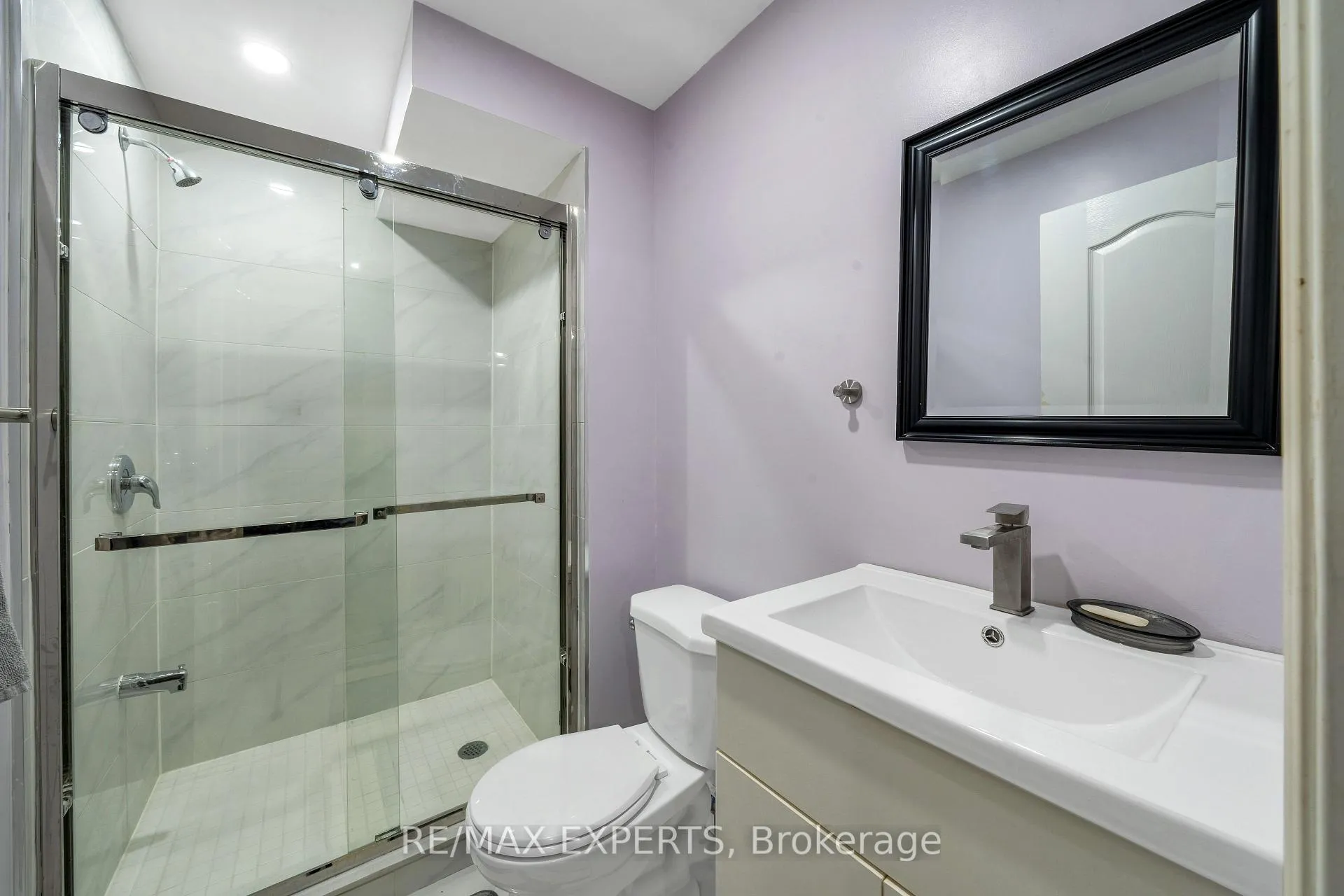 Photo 10 of 31 Markwood Crescent, Whitby, Rolling Acres — HOMEH