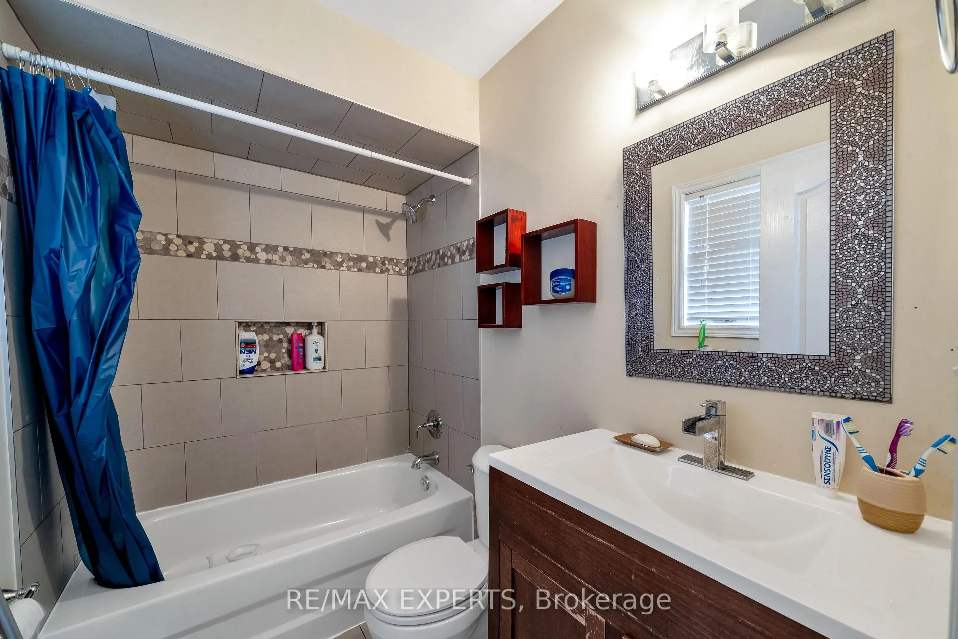 Photo 14 of 31 Markwood Crescent, Whitby, Rolling Acres — HOMEH