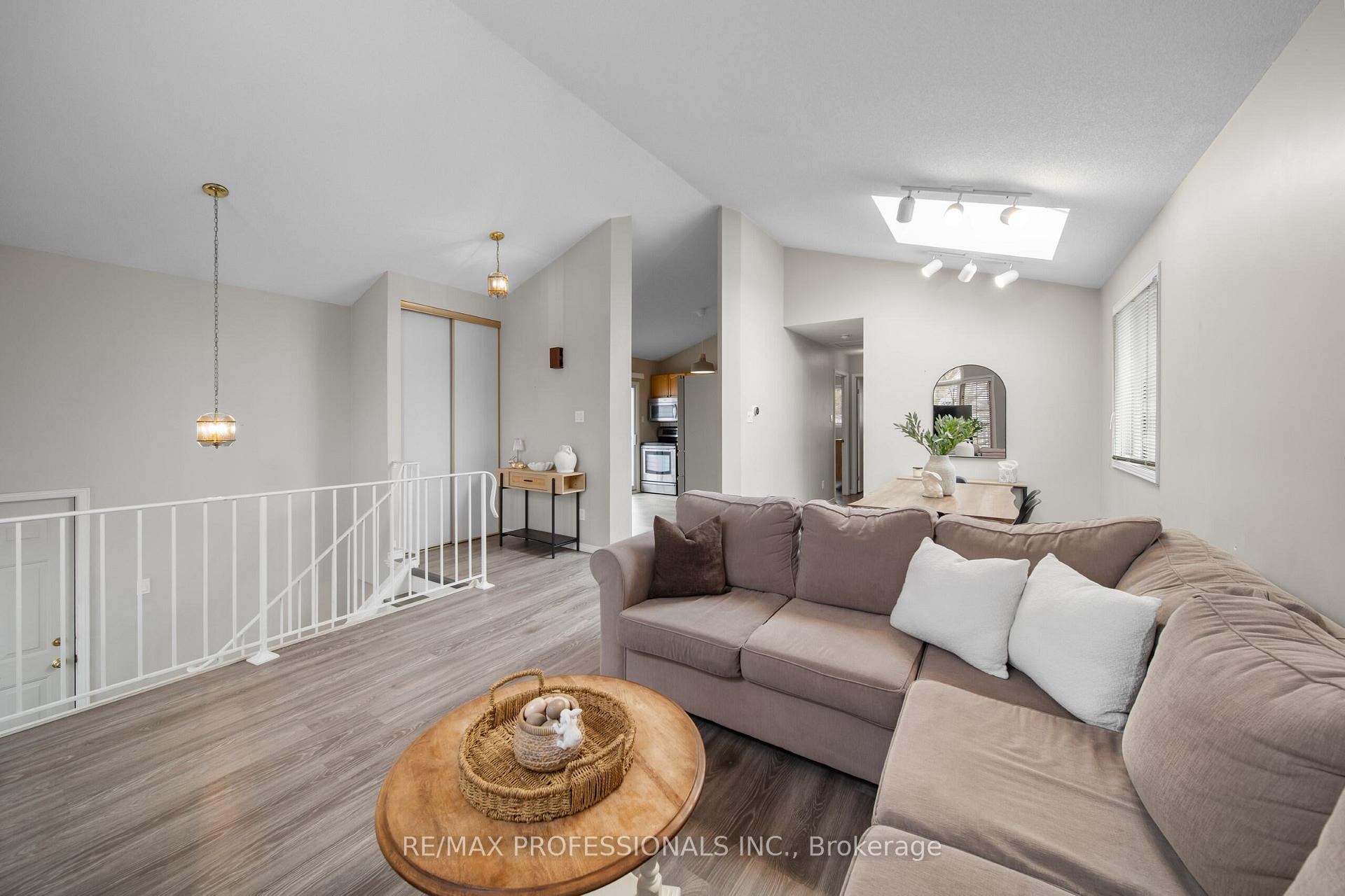 Photo 4 of 522 Trico Drive, Cambridge, Lang's Farm — HOMEH