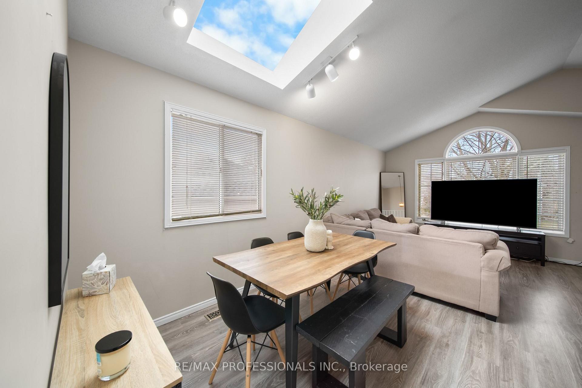 Photo 5 of 522 Trico Drive, Cambridge, Lang's Farm — HOMEH