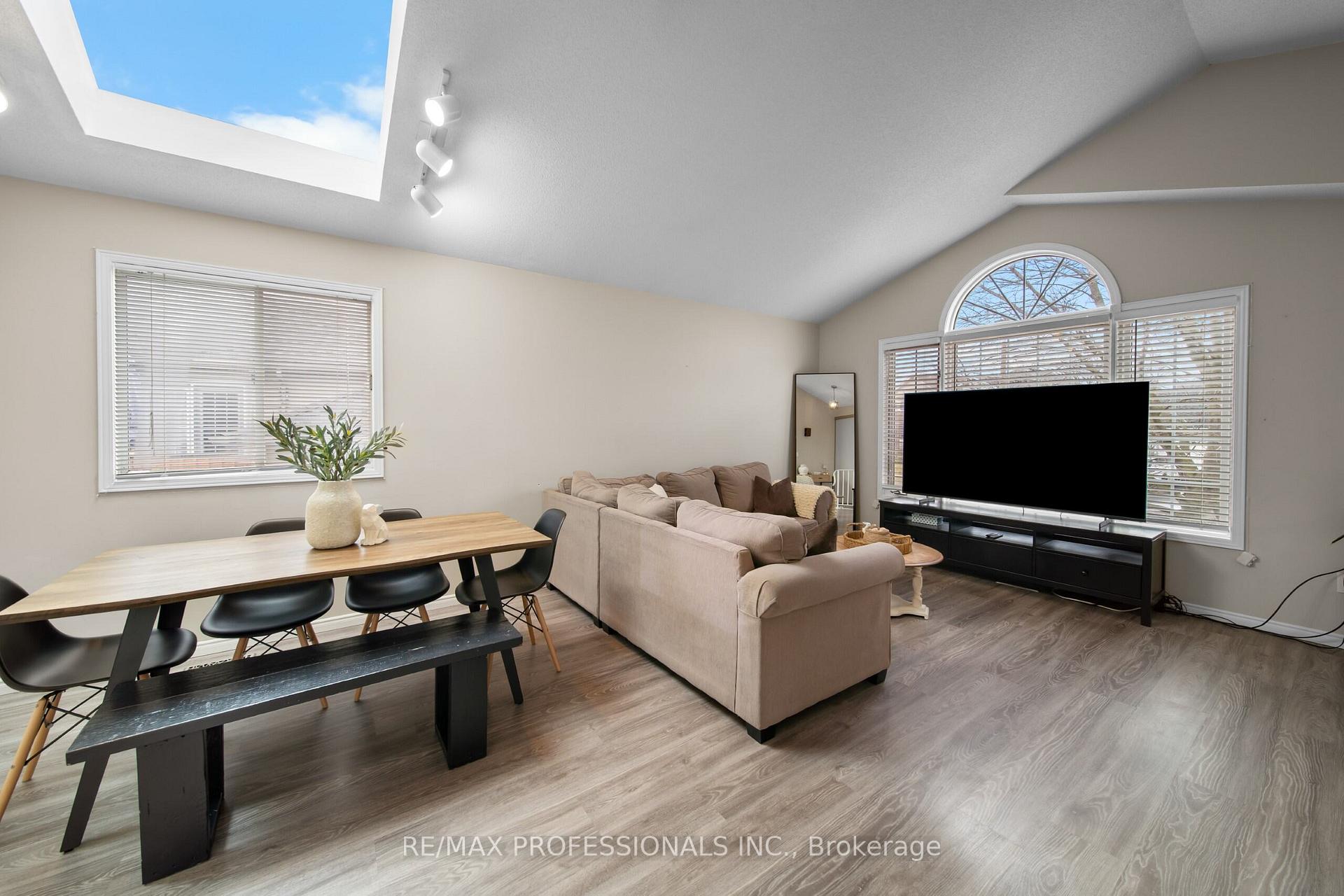 Photo 6 of 522 Trico Drive, Cambridge, Lang's Farm — HOMEH