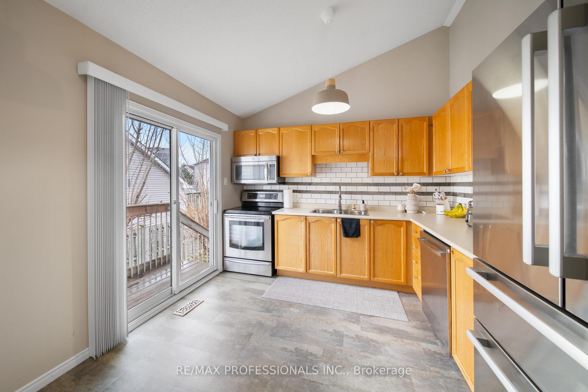 Photo 9 of 522 Trico Drive, Cambridge, Lang's Farm — HOMEH