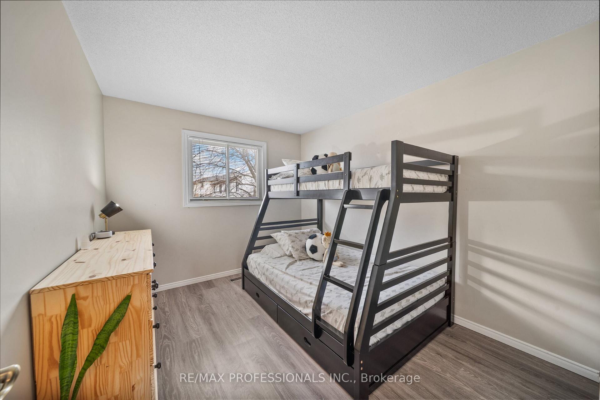 Photo 13 of 522 Trico Drive, Cambridge, Lang's Farm — HOMEH