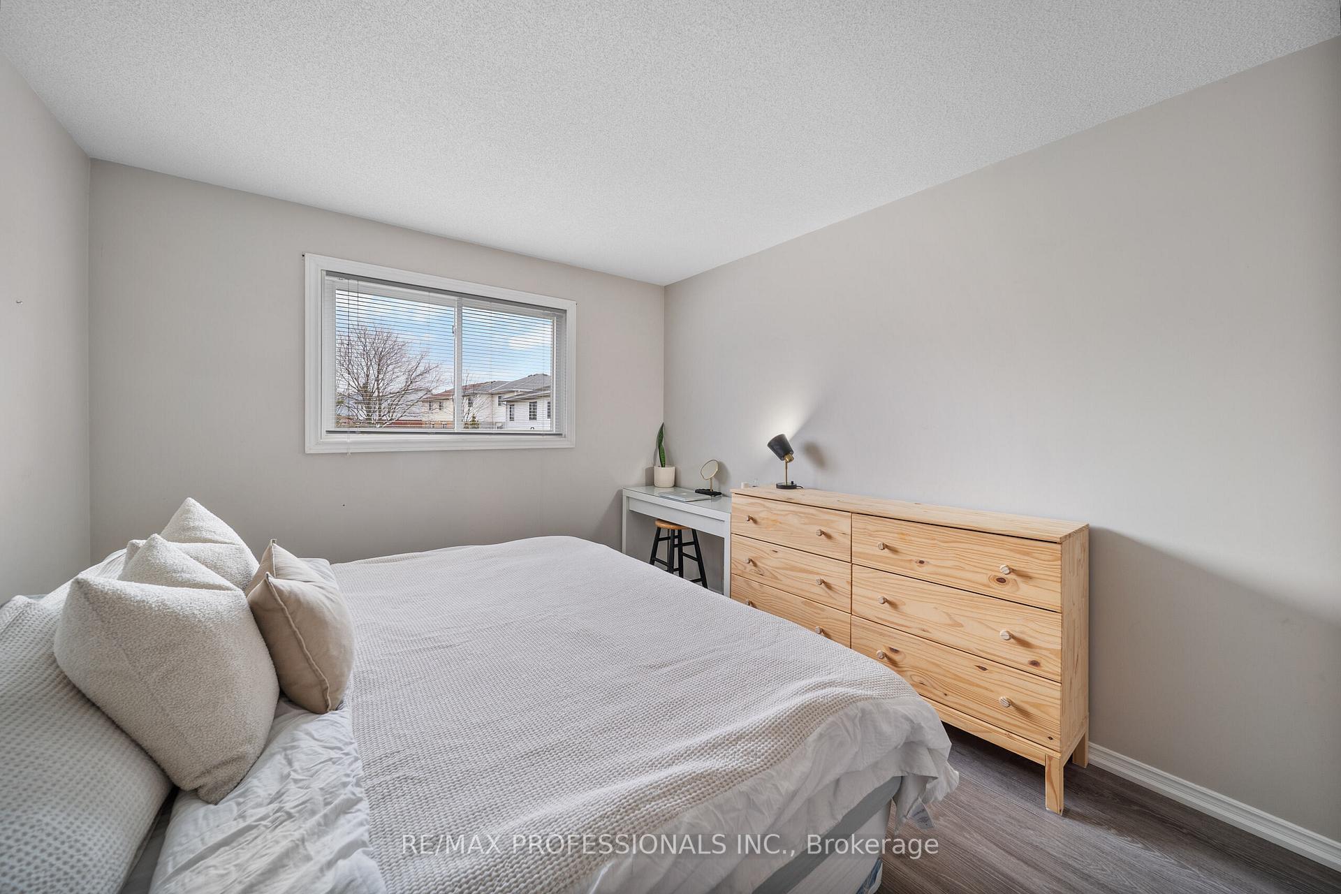 Photo 15 of 522 Trico Drive, Cambridge, Lang's Farm — HOMEH