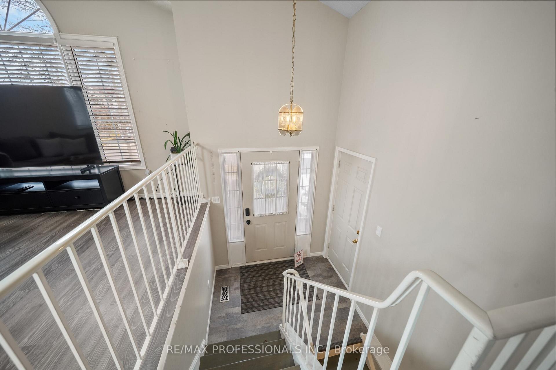 Photo 18 of 522 Trico Drive, Cambridge, Lang's Farm — HOMEH