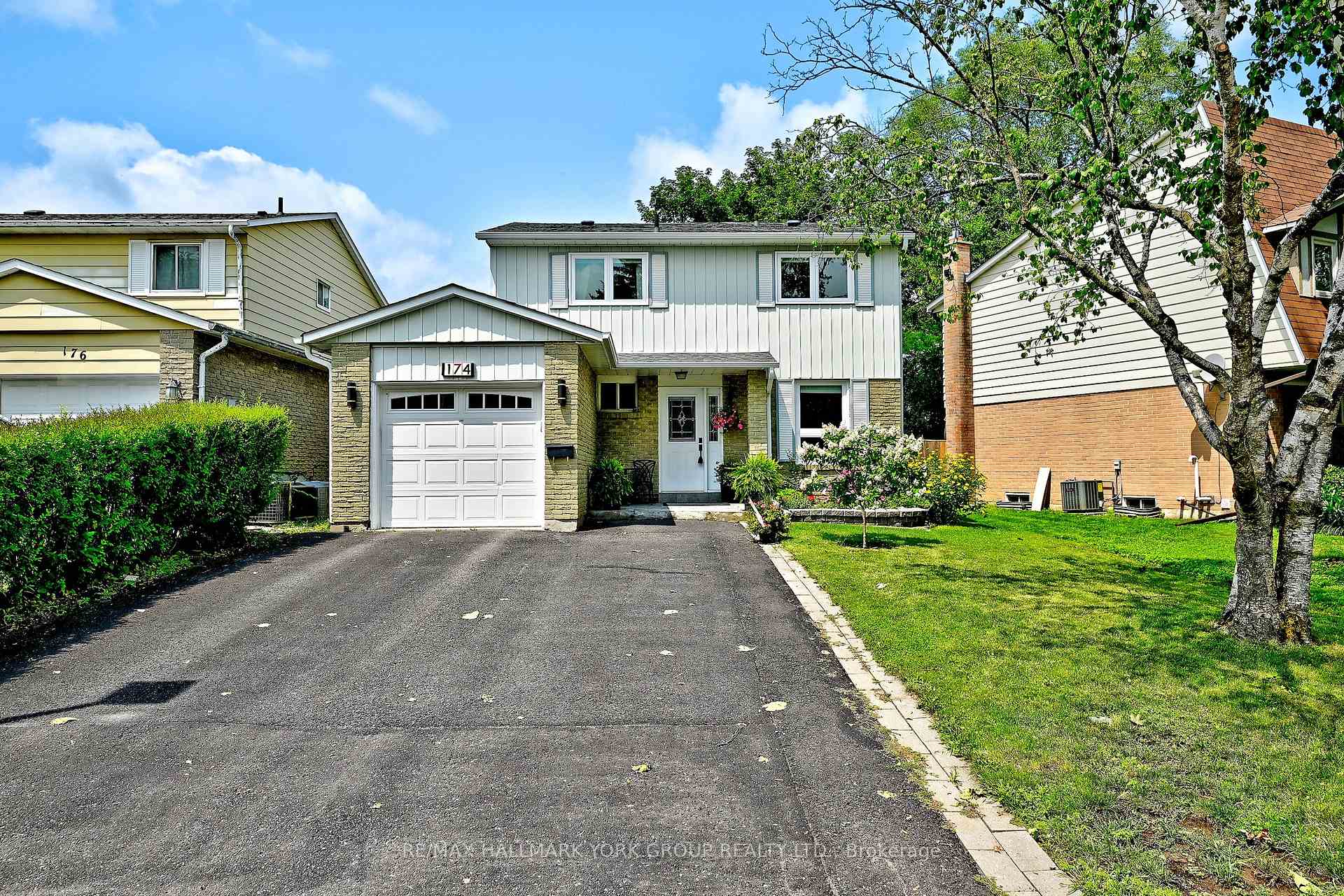 Photo 1 of 174 Currey Crescent, Newmarket, Central Newmarket — HOMEH