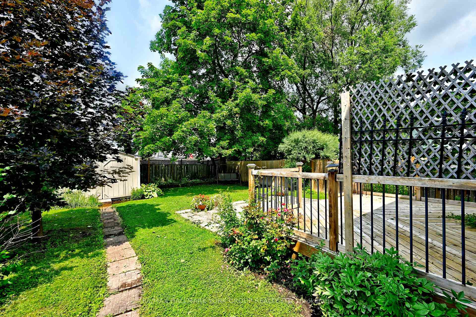 Photo 28 of 174 Currey Crescent, Newmarket, Central Newmarket — HOMEH