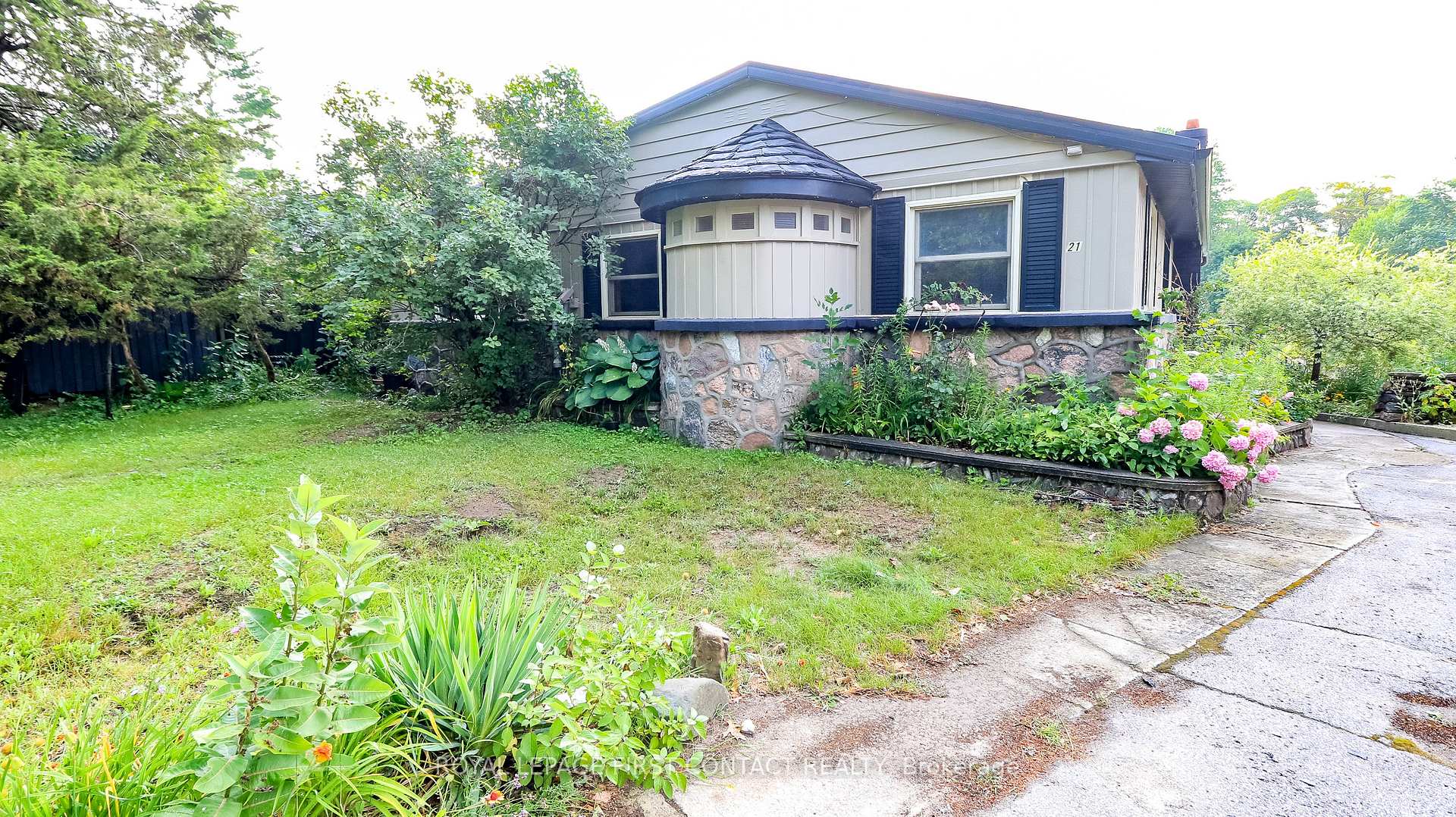Photo 5 of 21 Sunnidale Road, Wasaga Beach — HOMEH
