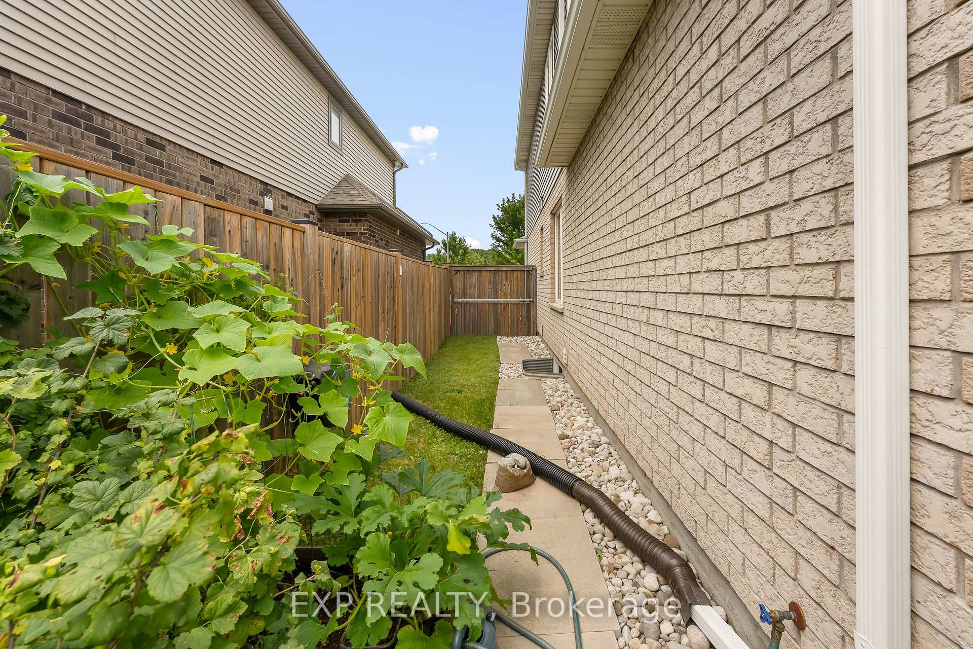 Photo 29 of 37 Mcfarland Street, Thorold, Hurricane/Merrittville — HOMEH