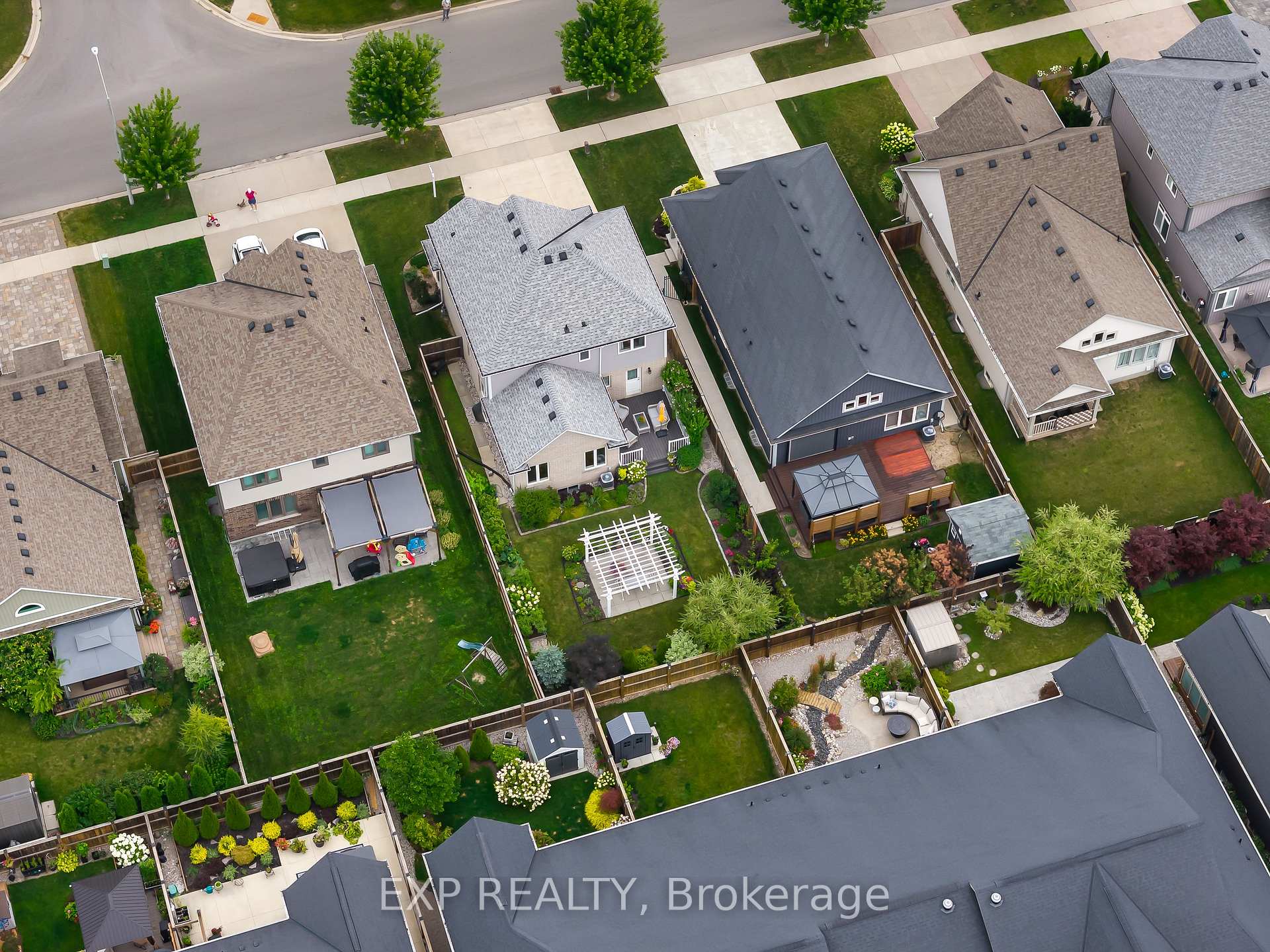 Photo 44 of 37 Mcfarland Street, Thorold, Hurricane/Merrittville — HOMEH