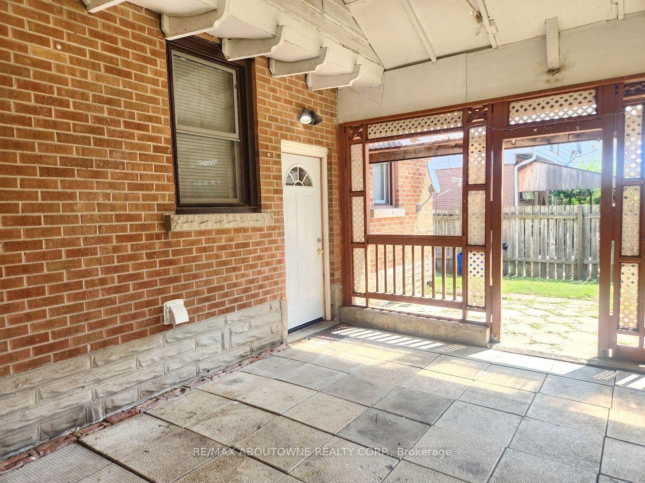 Photo 3 of Unit Lower, 26 Grandfield Street, Hamilton, Huntington — HOMEH