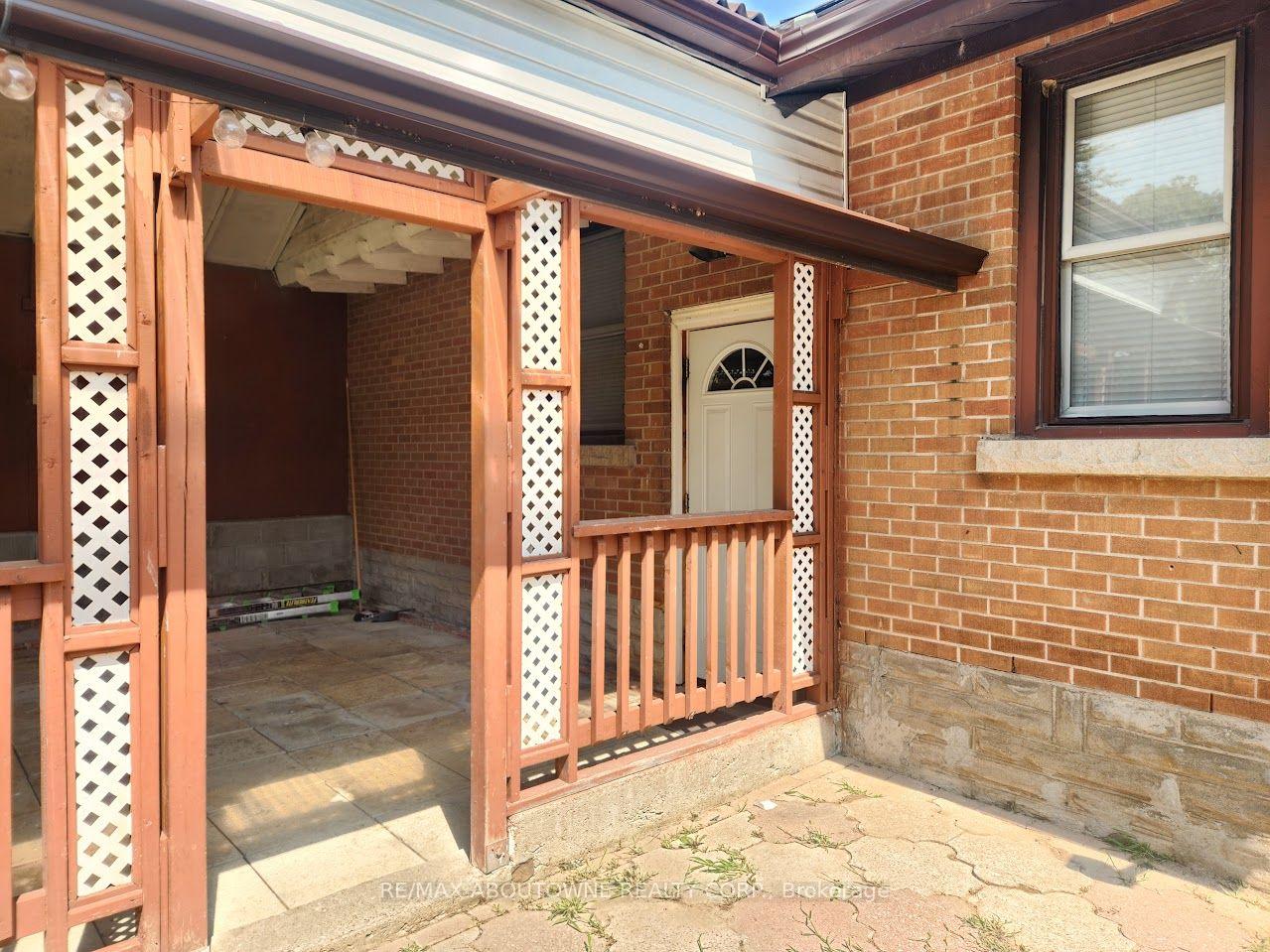 Photo 4 of Unit Lower, 26 Grandfield Street, Hamilton, Huntington — HOMEH