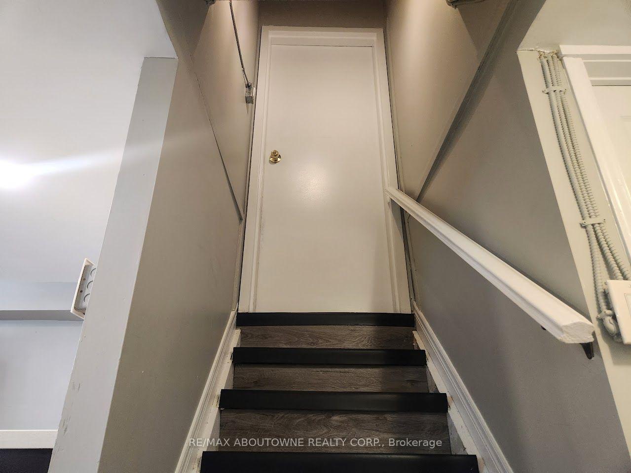 Photo 5 of Unit Lower, 26 Grandfield Street, Hamilton, Huntington — HOMEH