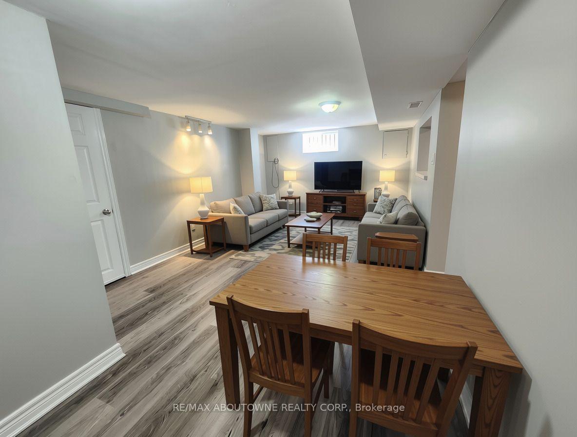Photo 11 of Unit Lower, 26 Grandfield Street, Hamilton, Huntington — HOMEH
