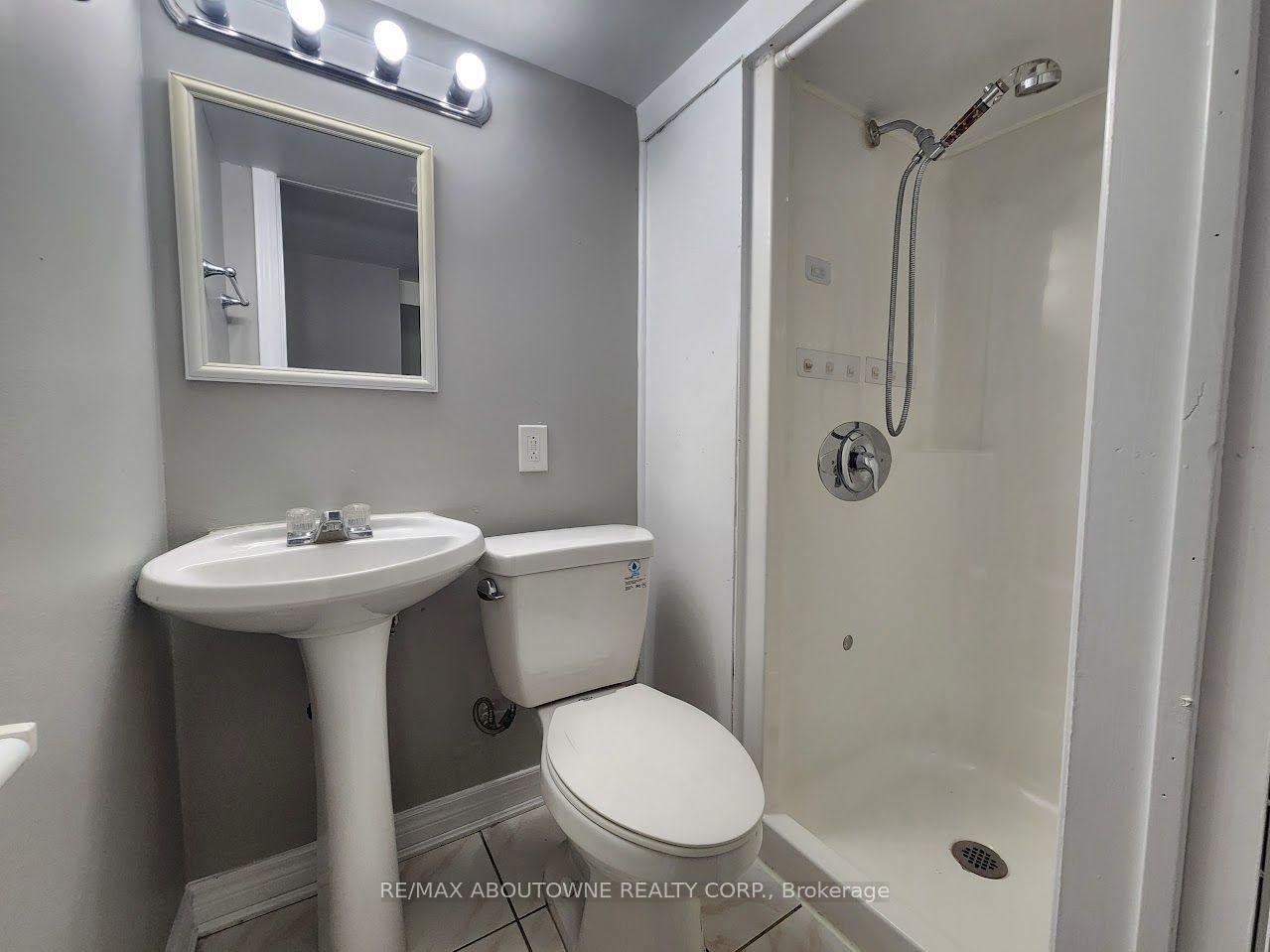 Photo 14 of Unit Lower, 26 Grandfield Street, Hamilton, Huntington — HOMEH