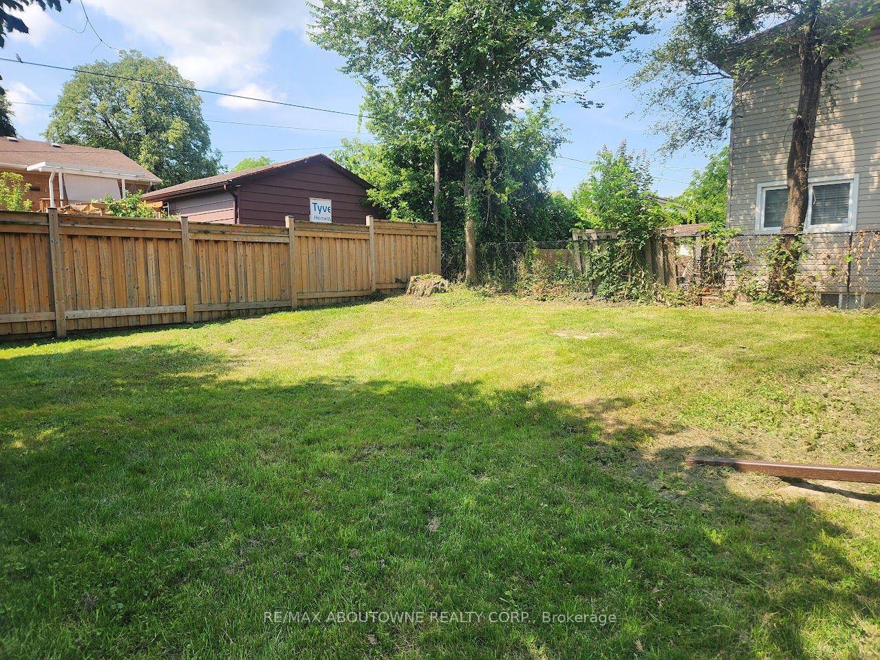 Photo 20 of Unit Lower, 26 Grandfield Street, Hamilton, Huntington — HOMEH