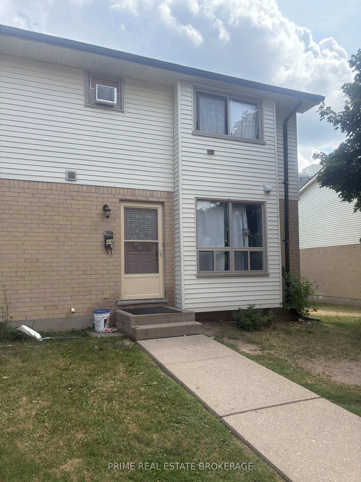 Photo 1 of Unit 44, 135 Belmont Drive, London, South O — HOMEH
