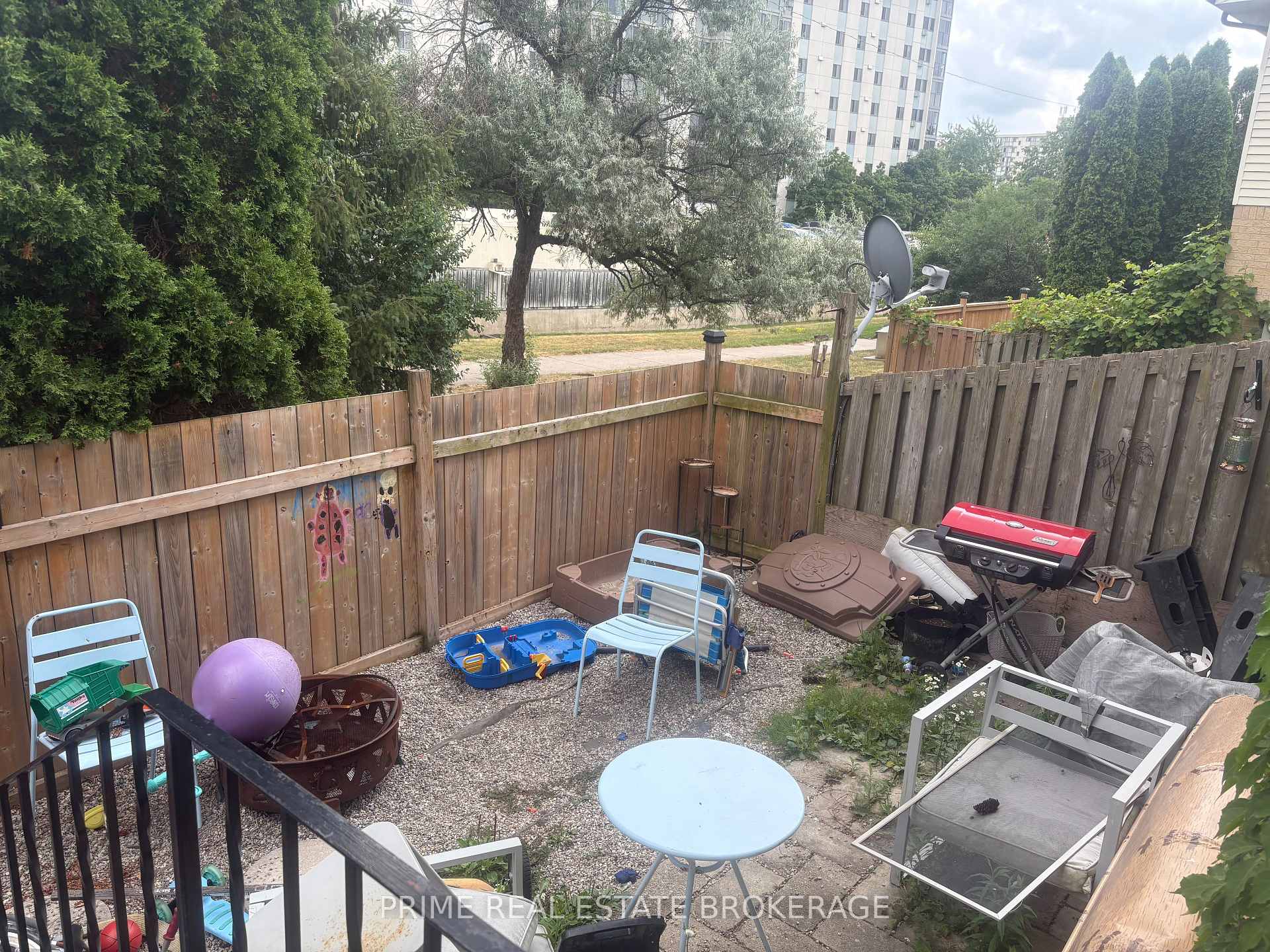 Photo 13 of Unit 44, 135 Belmont Drive, London, South O — HOMEH