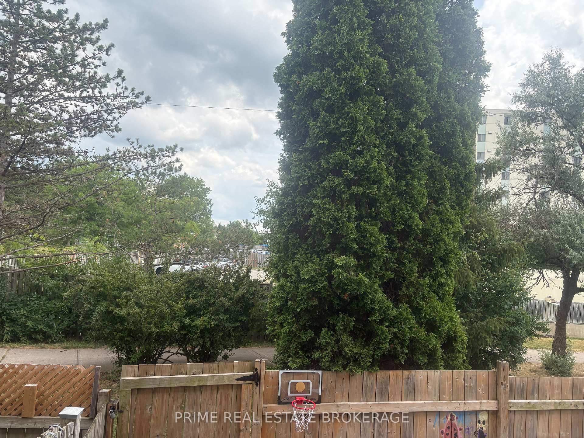 Photo 15 of Unit 44, 135 Belmont Drive, London, South O — HOMEH