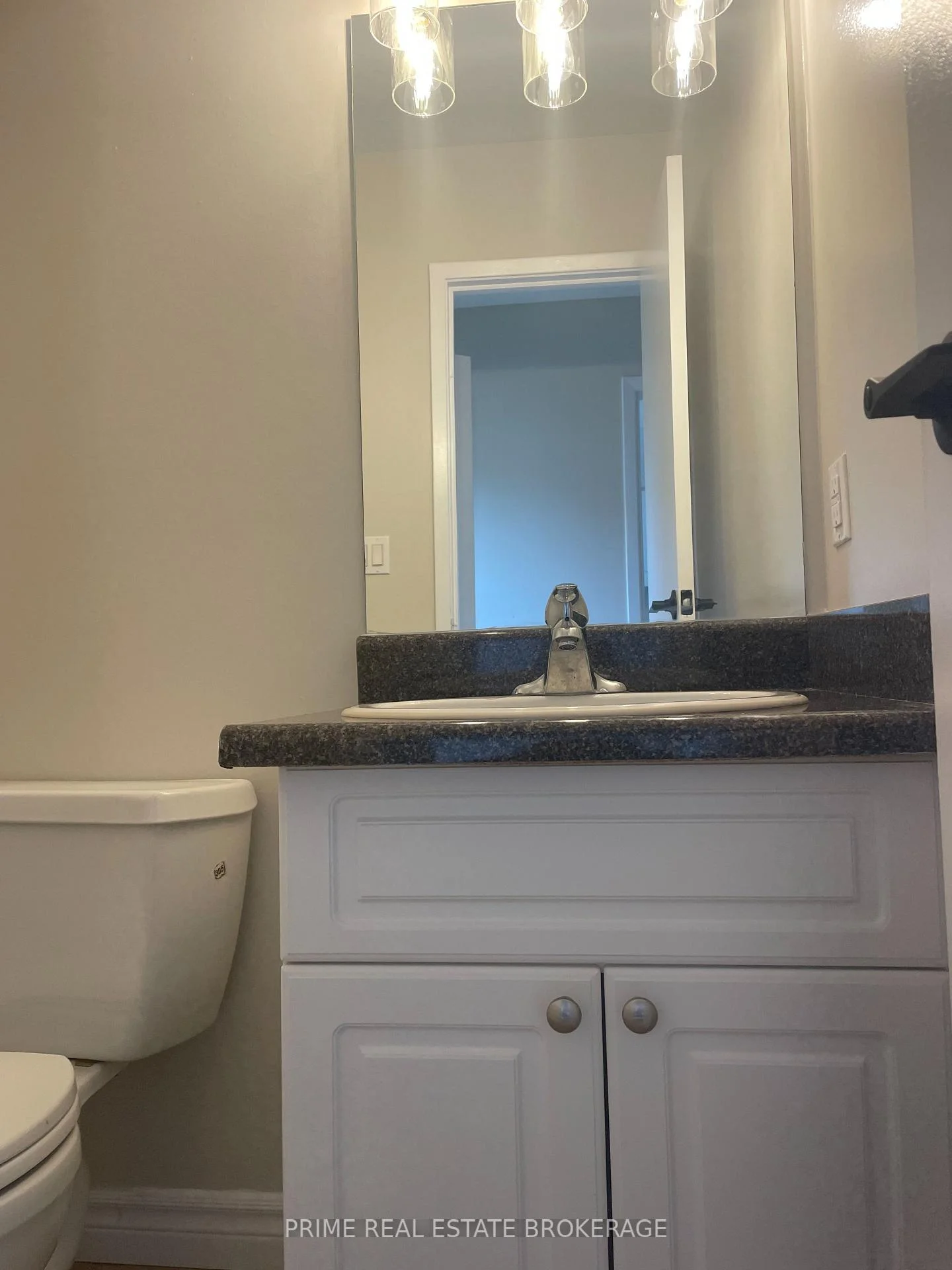 Photo 11 of Unit 44, 135 Belmont Drive, London, South O — HOMEH