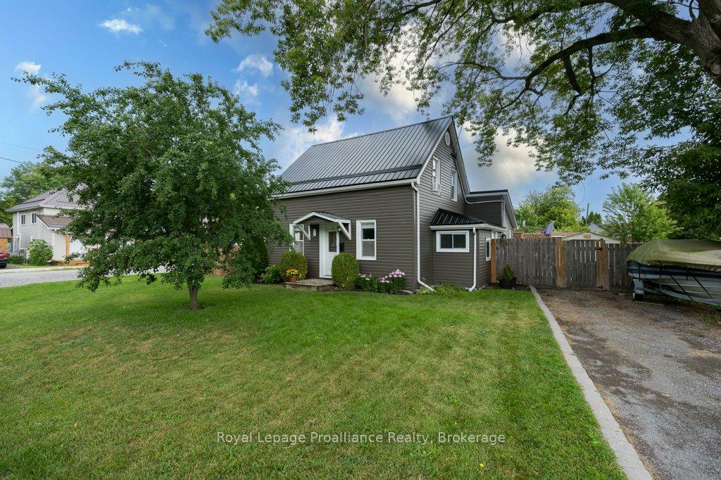 Photo 2 of 61 Pelham Street, Quinte West, Trenton Ward — HOMEH