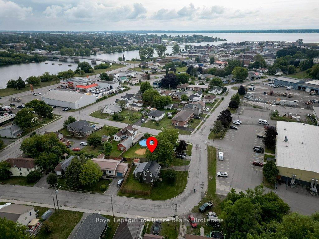 Photo 4 of 61 Pelham Street, Quinte West, Trenton Ward — HOMEH