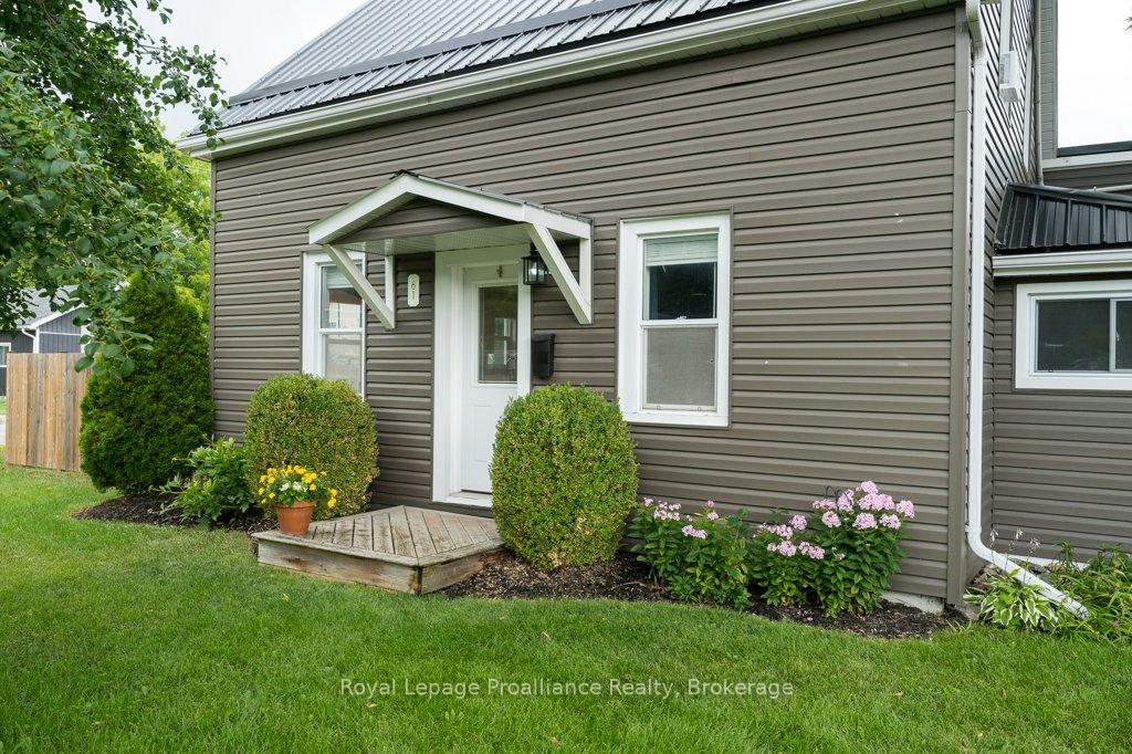 Photo 6 of 61 Pelham Street, Quinte West, Trenton Ward — HOMEH