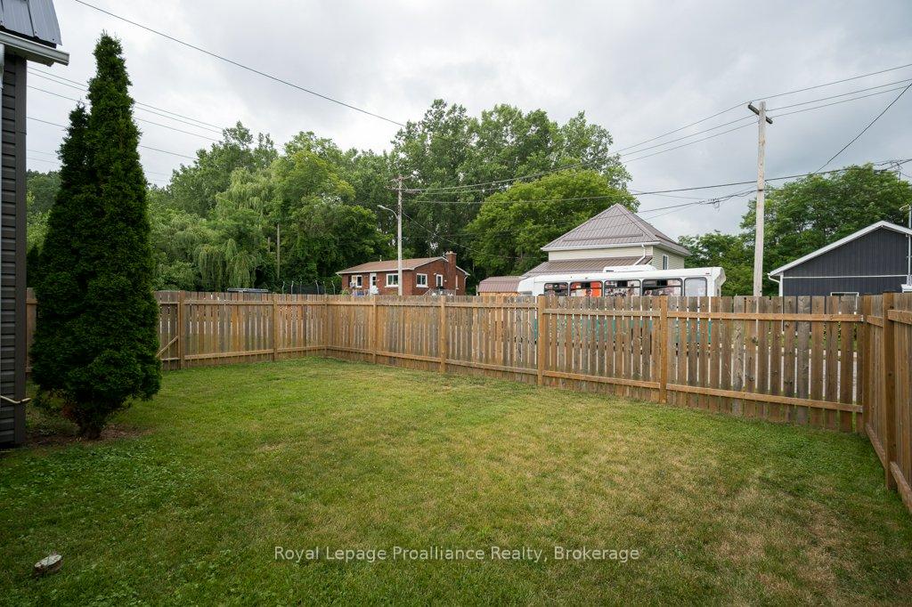 Photo 33 of 61 Pelham Street, Quinte West, Trenton Ward — HOMEH