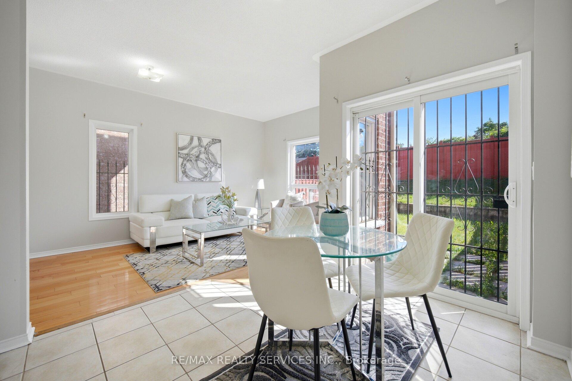Photo 13 of 82 Rubysilver Drive, Brampton, Vales of Castlemore — HOMEH