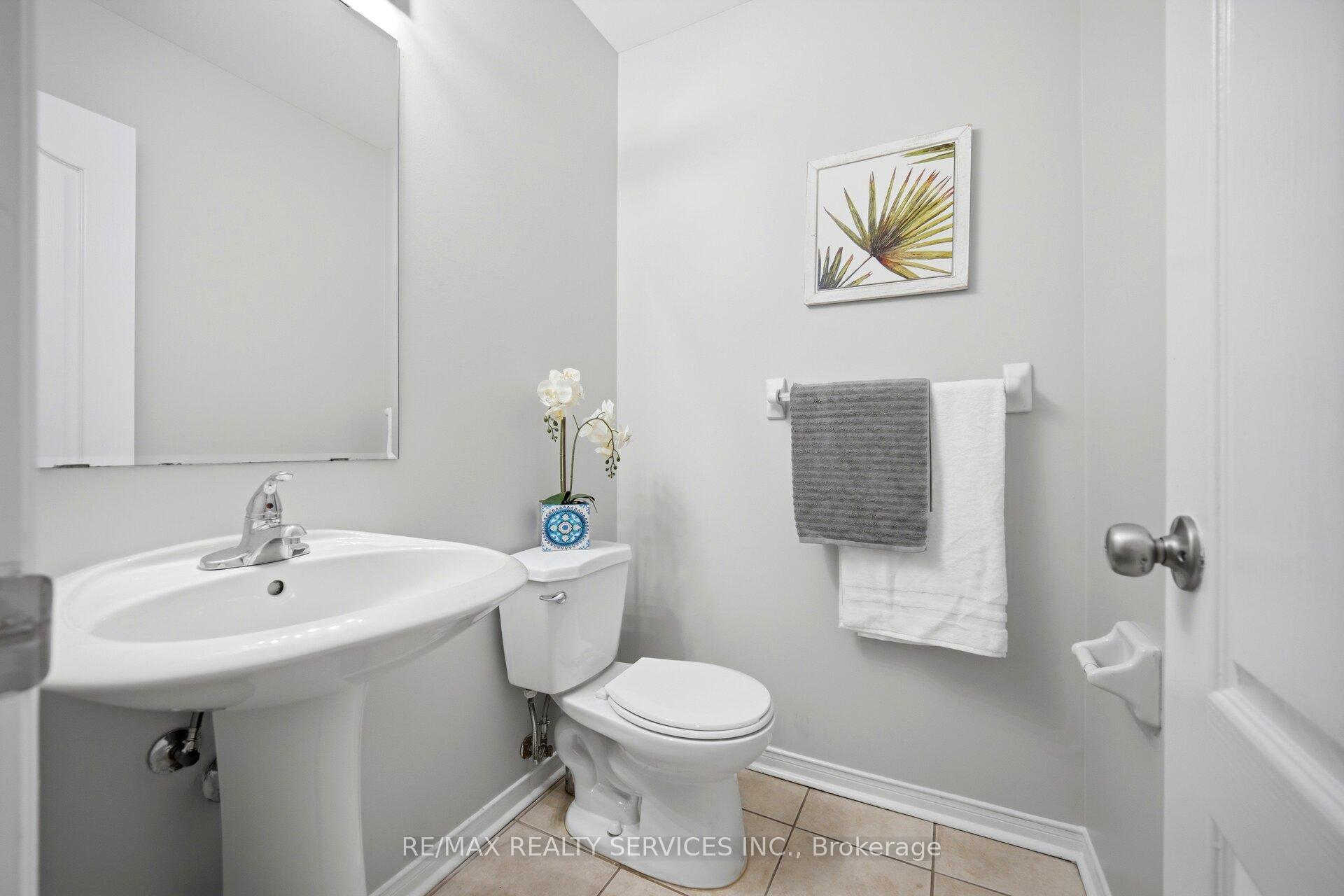 Photo 18 of 82 Rubysilver Drive, Brampton, Vales of Castlemore — HOMEH