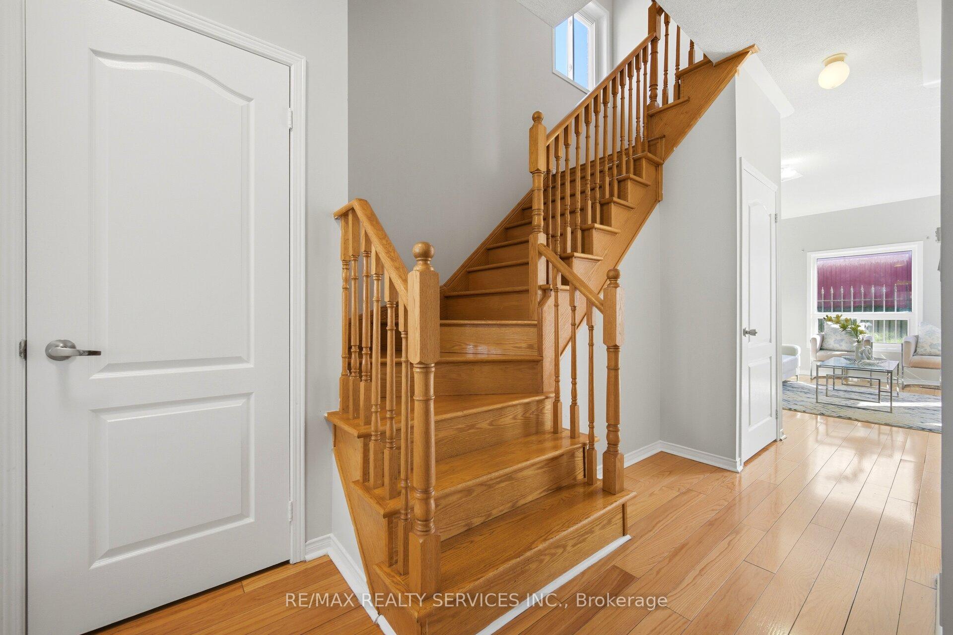 Photo 19 of 82 Rubysilver Drive, Brampton, Vales of Castlemore — HOMEH