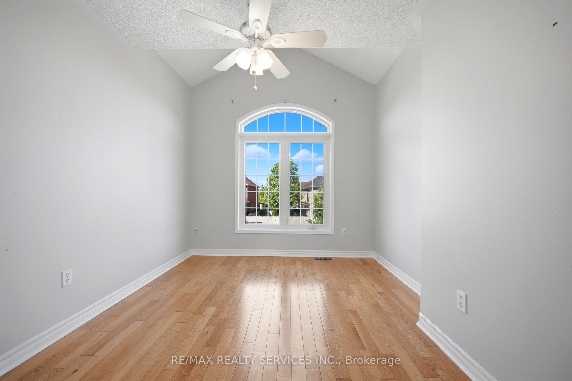 Photo 30 of 82 Rubysilver Drive, Brampton, Vales of Castlemore — HOMEH
